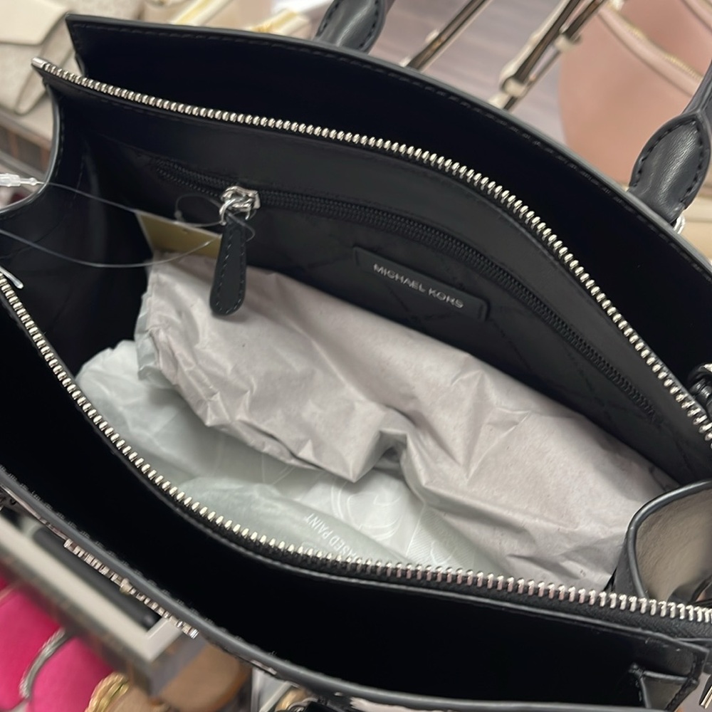 Michael Kors Sheila Medium Sequined Floral Print CZ Satchel
Black
NWT - Picture 10 of 16